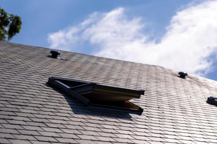 Installation fenêtre de toit velux, Méréville